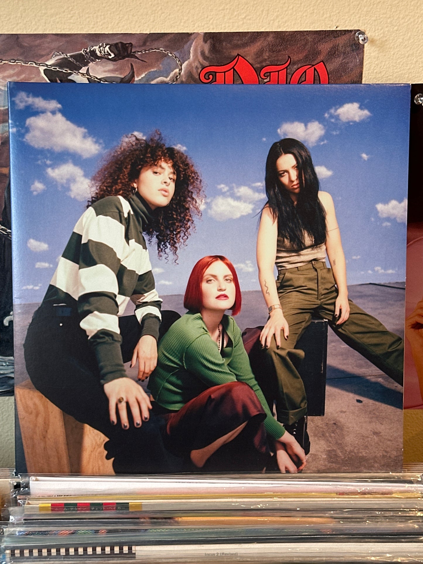 Muna - Saves The World