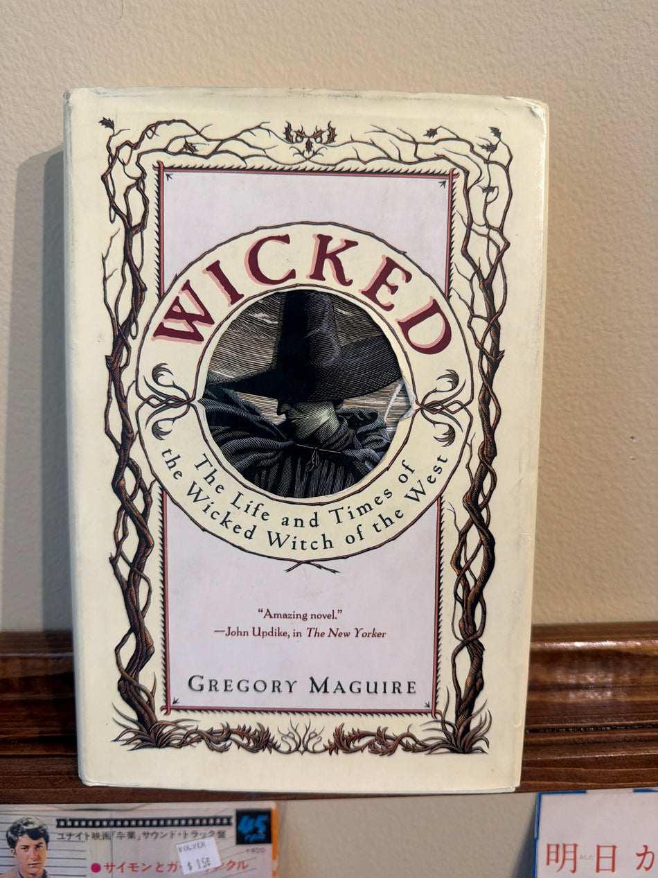 Wicked: The Life and Times of The Wicked Witch of the West - Gregory Maguire (HCDJ)