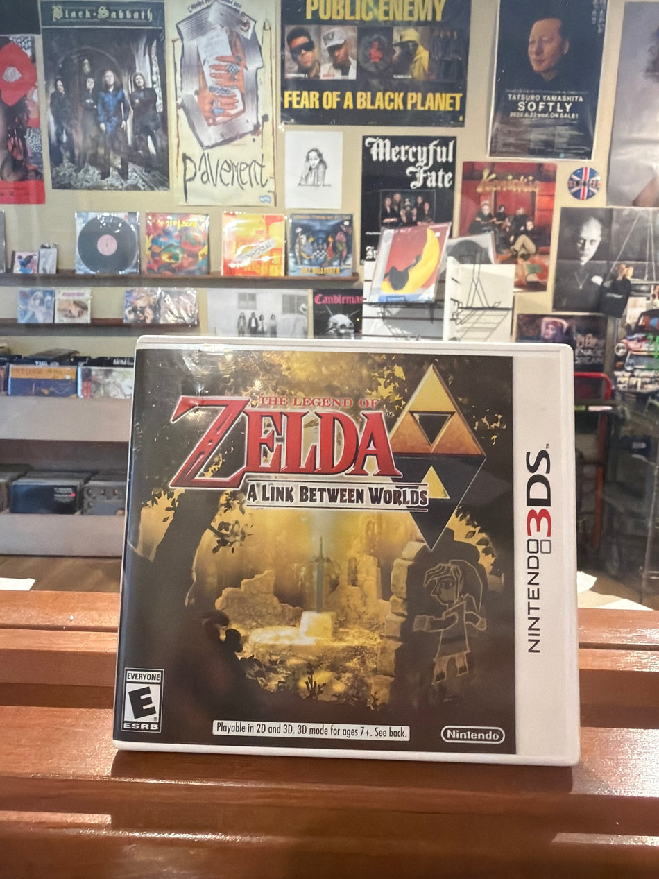 The Legend of Zelda: A Link Between Worlds (Nintendo 3DS) CIB