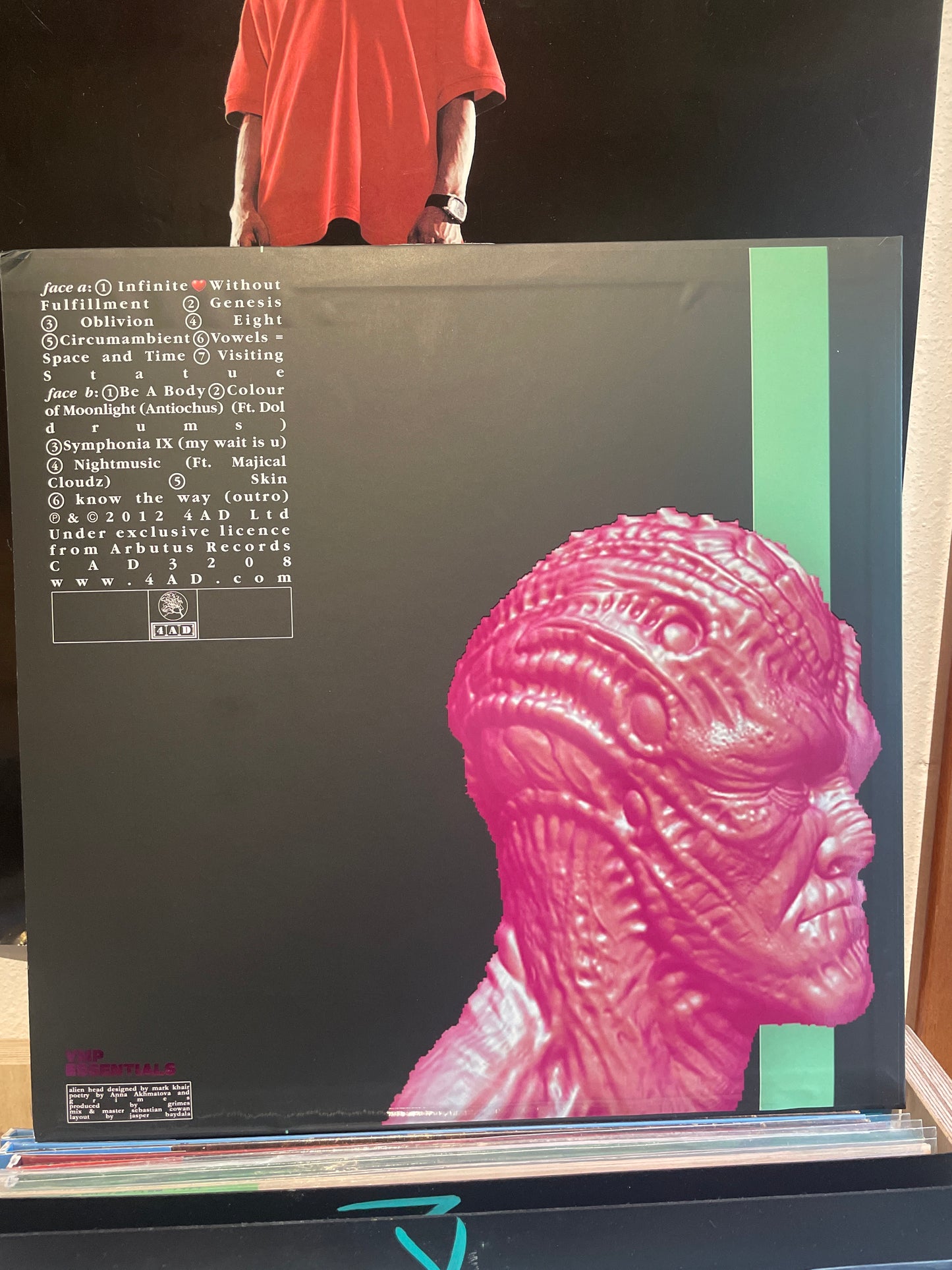 Grimes - Visions