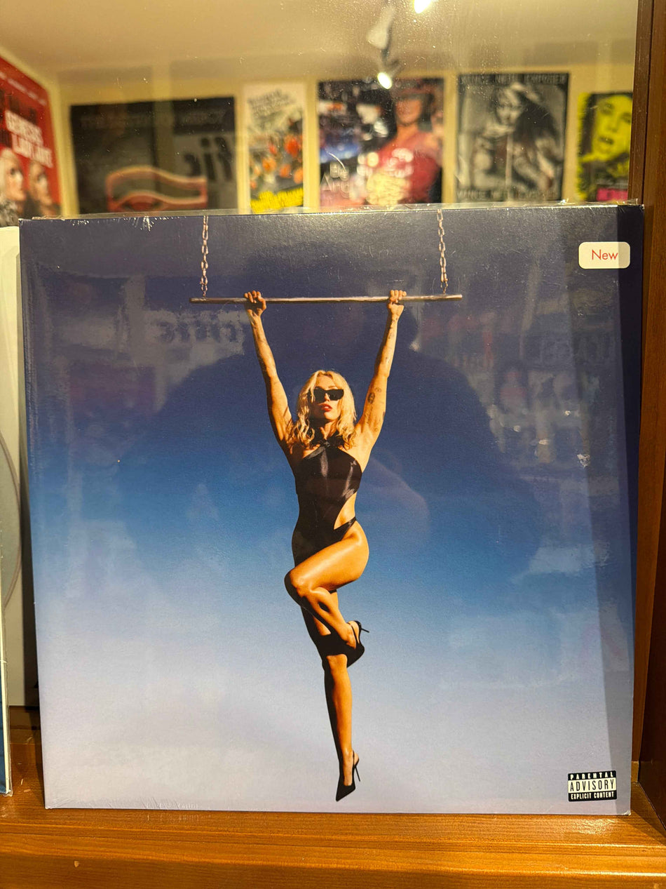 Miley Cyrus - Endless Summer Vacation (Red)