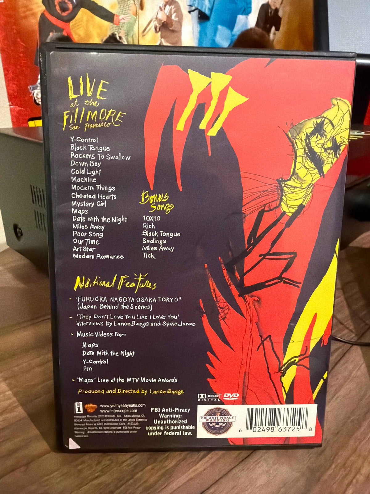 Yeah Yeah Yeahs - Tell Me What Rockers to Swallow