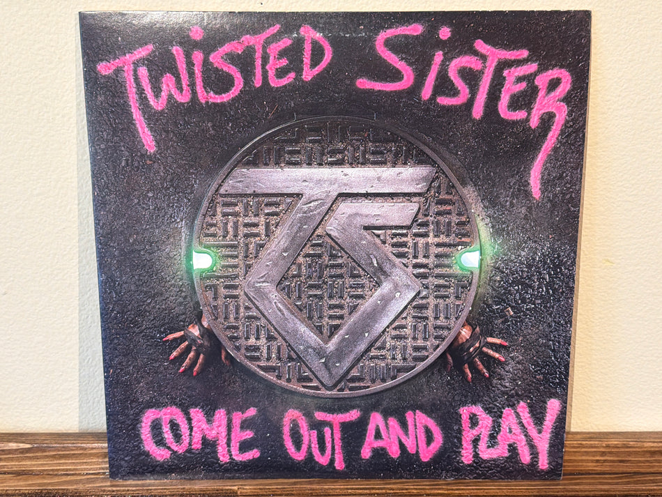 Twisted Sister - Come Out And Play