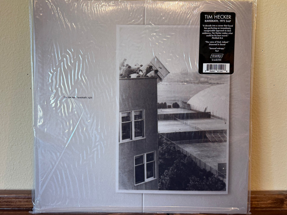 Tim Hecker - Ravedeath, 1972