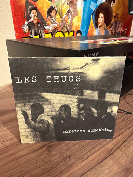 Les Thugs - Nineteen Something